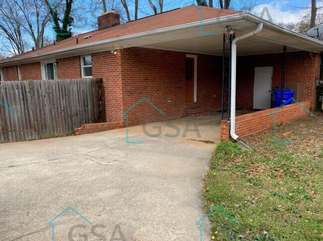 Building Photo - Two Bedroom Two Bath