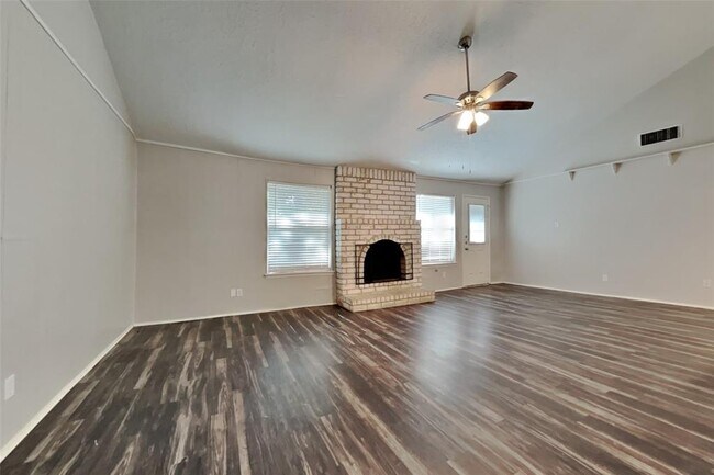 Building Photo - 3214 Evergreen Glade Dr
