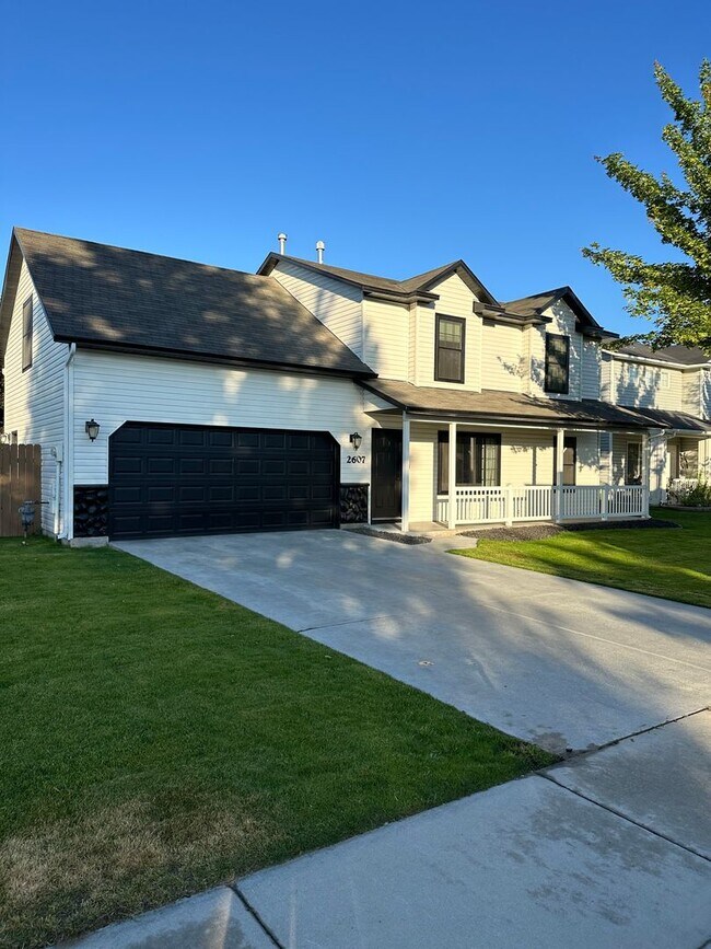 Foto del edificio - Beautiful 4 bedroom, 2.5 bath home