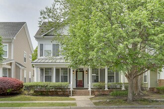 Building Photo - 528 Normandy St