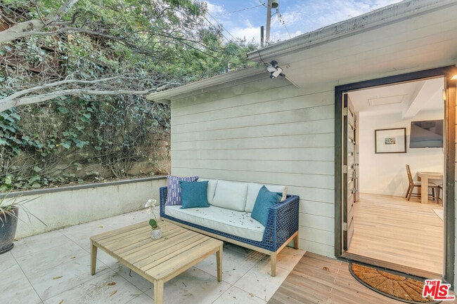 Building Photo - 3937 Kentucky Dr