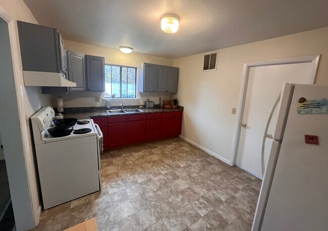 Foto del edificio - 1520 White Ave