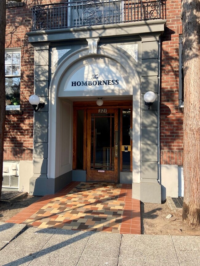 Building Photo - 321 Boylston Ave E