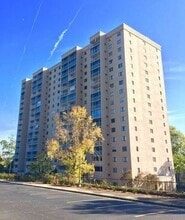 Building Photo - 1825 St Julian Pl