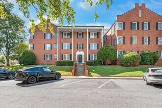 Building Photo - 920 Monticello Terrace