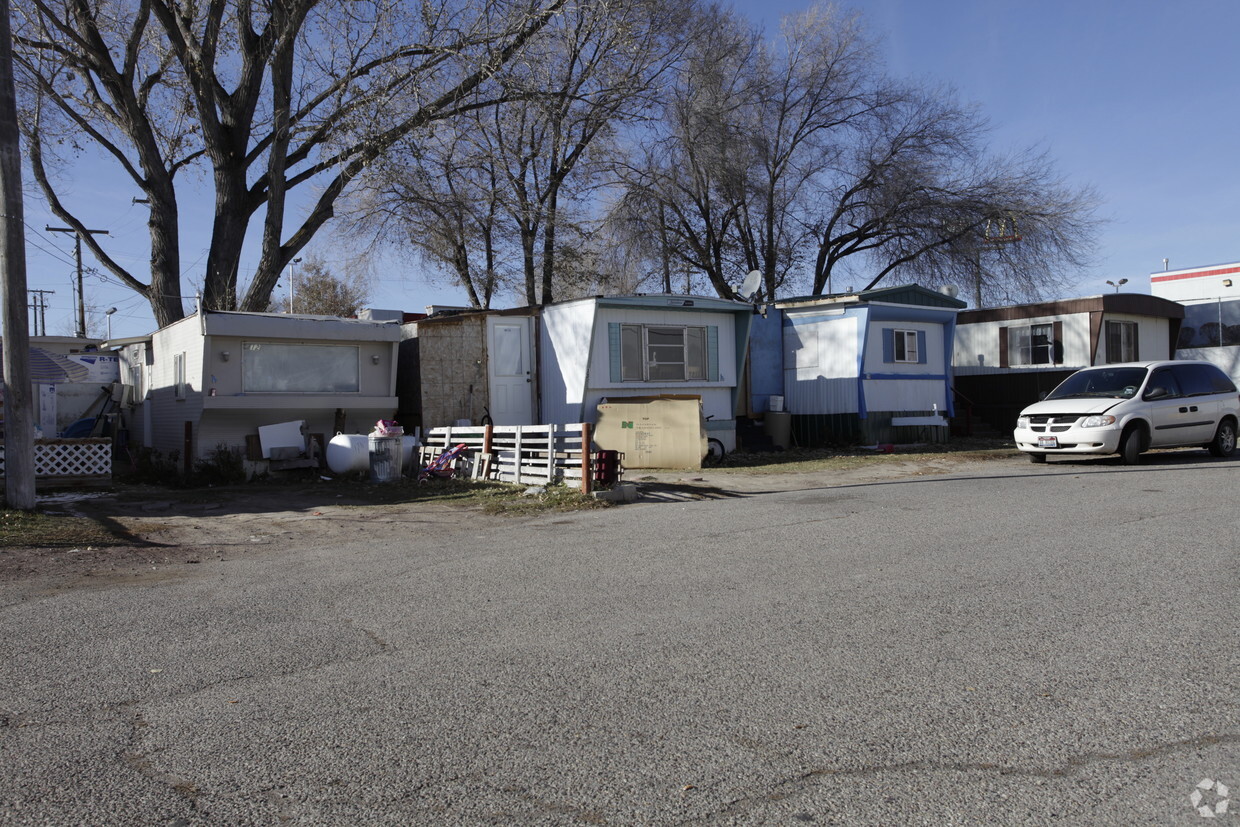 Building Photo - Broadway Mobile Home Park