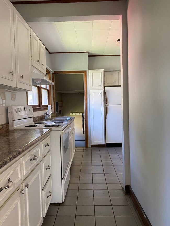 Foto del edificio - 214 N Bowen St