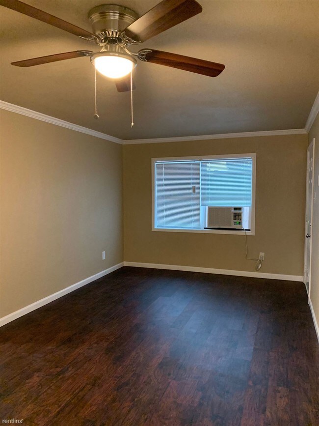 Building Photo - 1 br, 1 bath  - 7617 Pecan Villas Dr 9