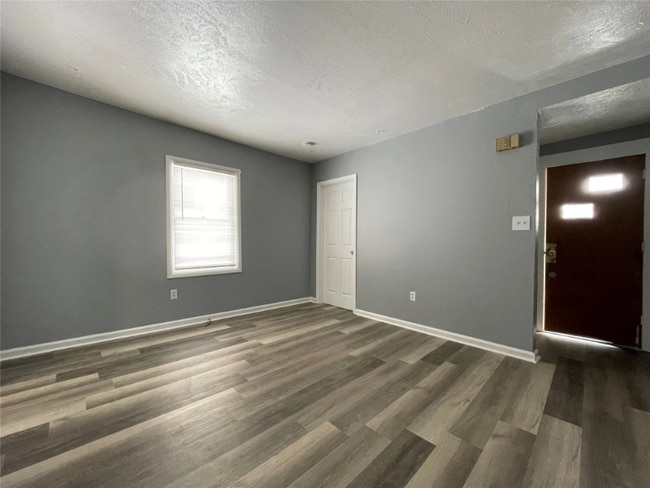 Building Photo - 2213-2215 7th Ave N