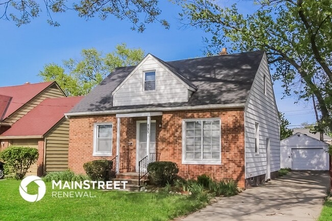 Building Photo - 855 E 260th St