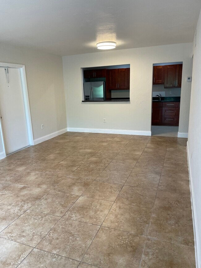 Building Photo - 13870 SW 90th Ave