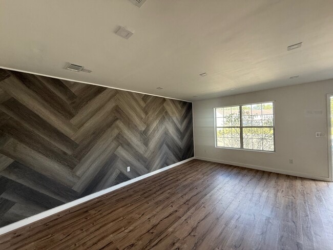 Foto del edificio - 1100 Pineland Ave