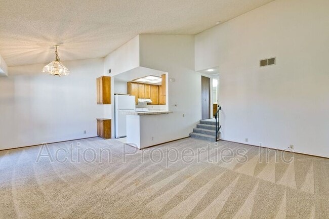 Building Photo - 479 Costa Mesa Terrace
