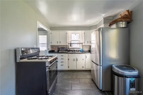 Building Photo - 5645 West Ln