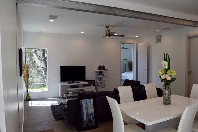 Building Photo - 3001 Benedict Canyon Dr