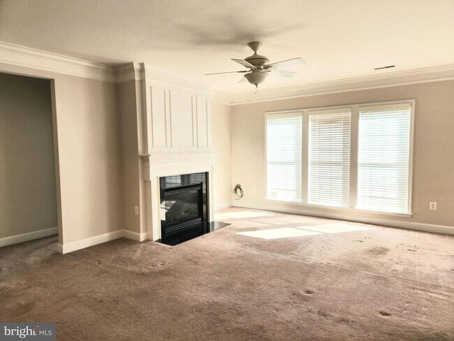 Building Photo - 20667 Golden Ridge Dr