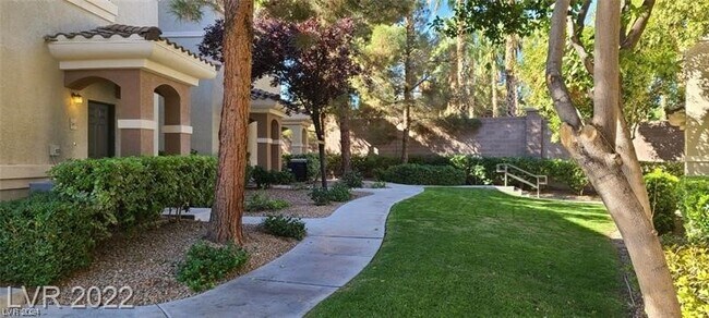 Foto del edificio - 9050 W Warm Springs Rd