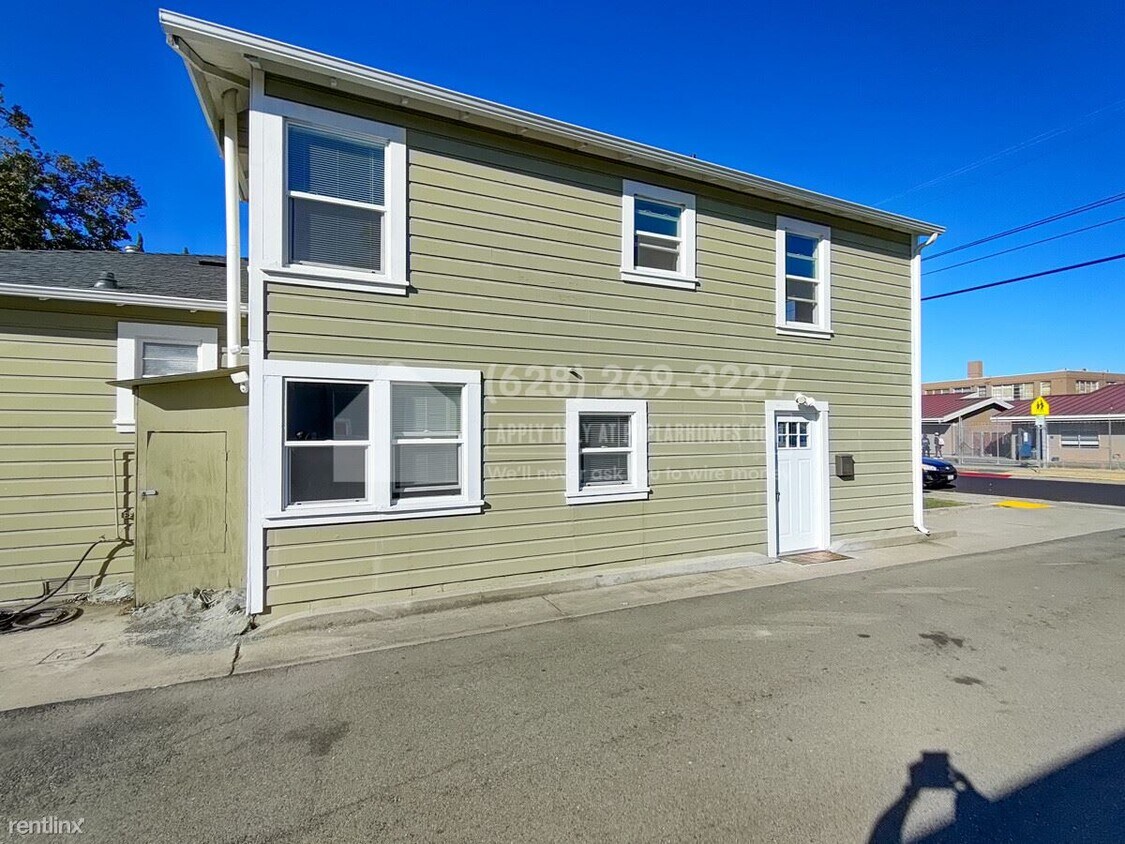 Primary Photo - 2 br, 1 bath Duplex - 2266 Bacon Street Un...
