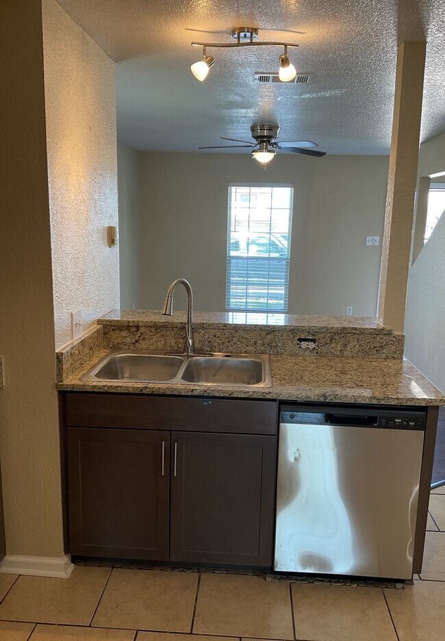 Foto del edificio - COMING SOON!