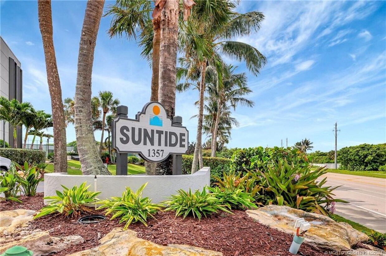 Foto principal - NEW RENOVATED SUNTIDE A BEACH CONDO