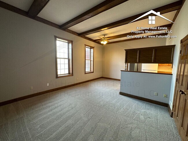 Foto del edificio - 101 East 10th Street, Apartment 13