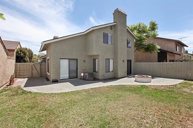 Foto del edificio - 2493 Orangewood Pl