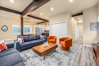 Building Photo - 917A 17th Ave