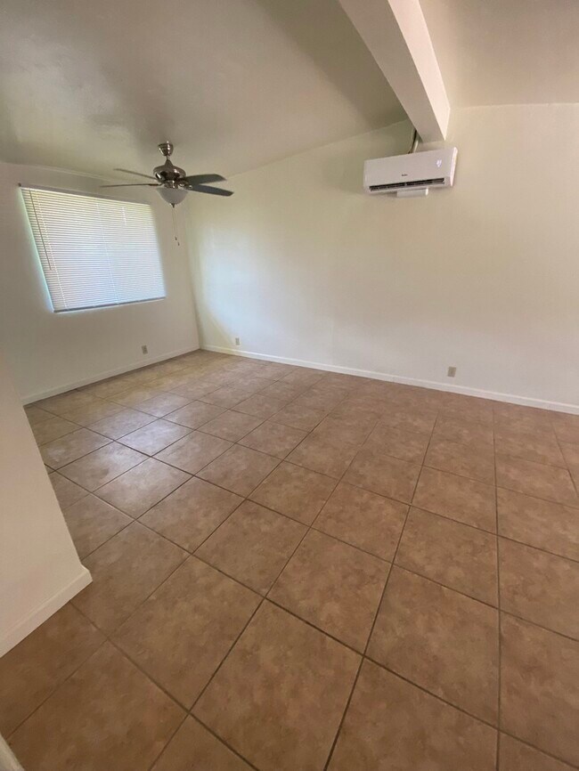 Building Photo - Townhome For Rent