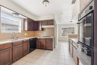 Building Photo - 1142 Red Rock Canyon Dr