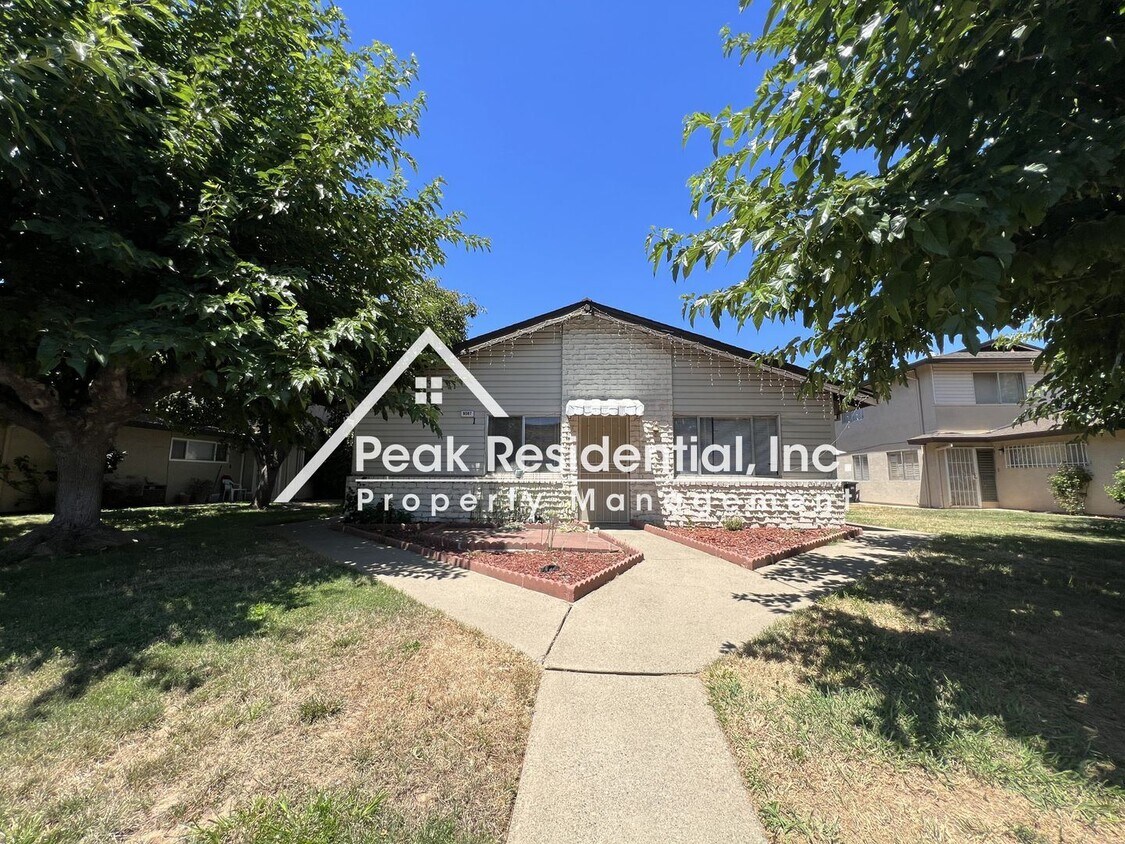 Primary Photo - 2 br, 1 bath House - 9067 Pinata Wy #3