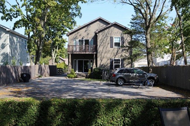 Back of House with parking - 72 River Ave