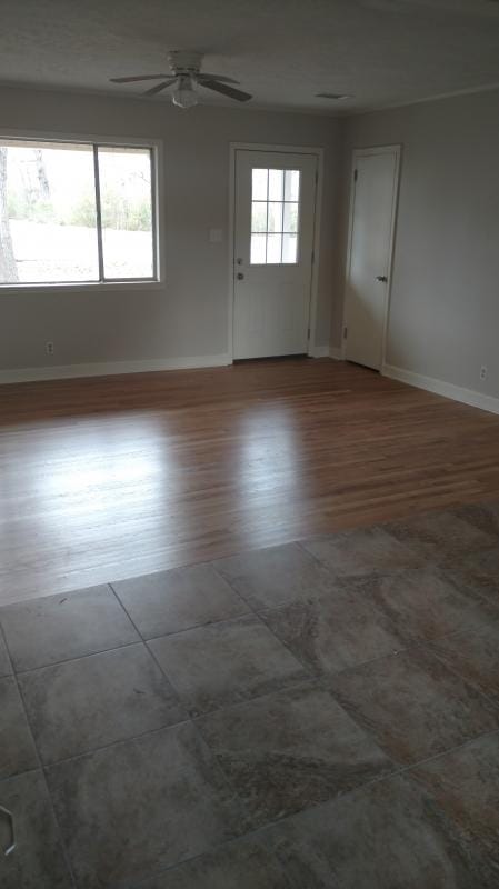 Building Photo - 303 Hillcrest Dr