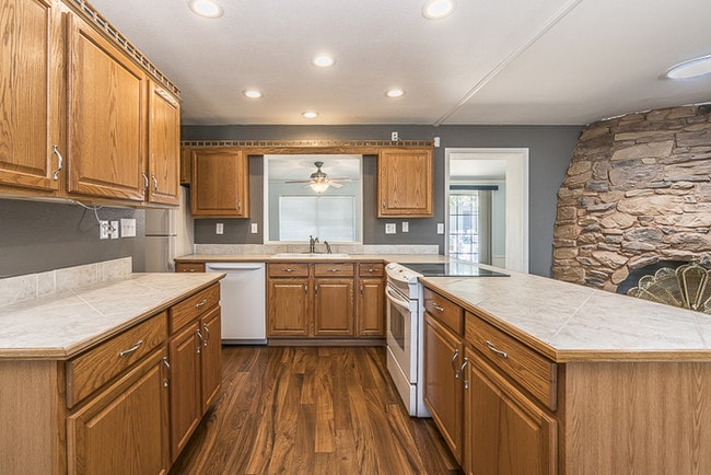 Building Photo - No HOA