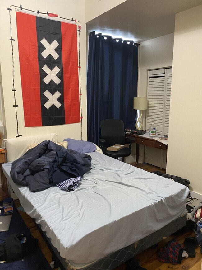 Building Photo - 227 Roxbury St