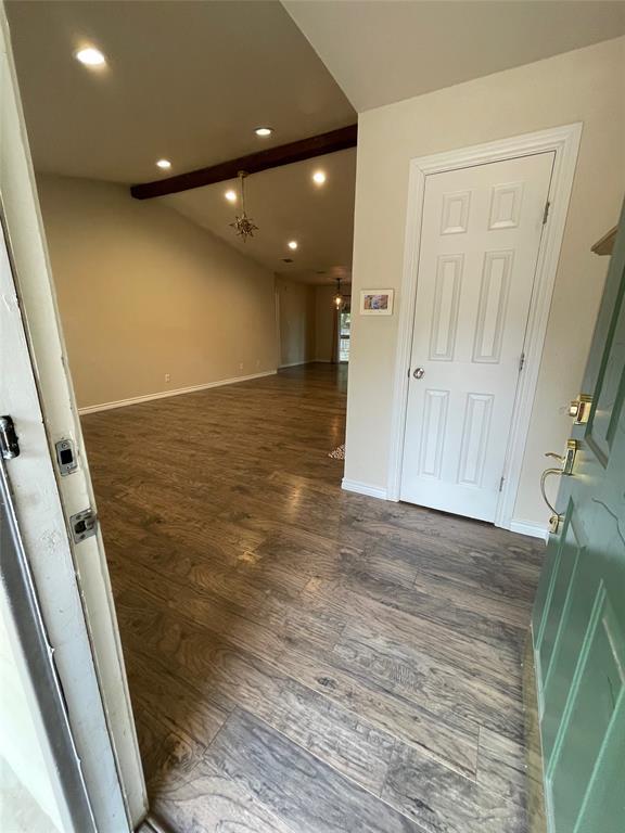 Foto del edificio - 8408 Dixon Dr