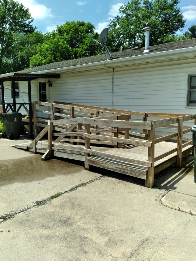 618 E North St, Geneseo, IL 61254 House for Rent in Geneseo, IL