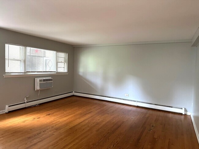 Building Photo - 5629 St Charles Rd