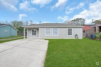 Building Photo - 5427 Shamrock St