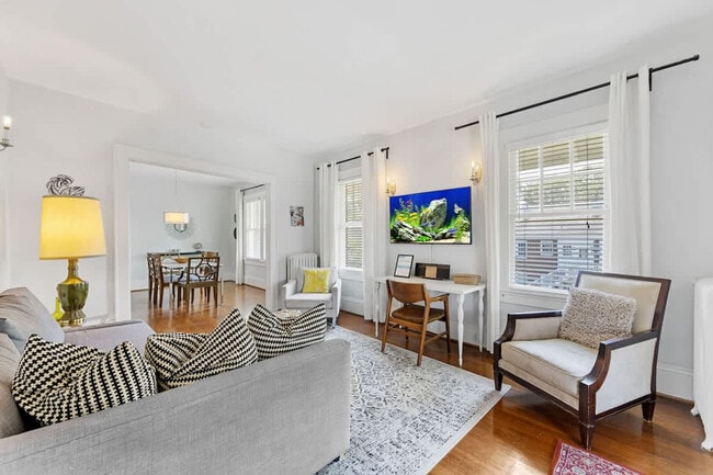 Foto del edificio - 536 Hawthorne Ln