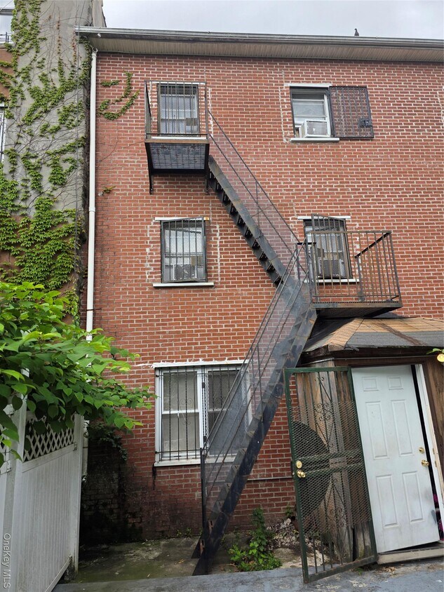 Foto del edificio - 301 Wyona St