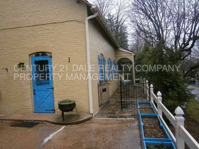 Foto del edificio - 416 Rathton Rd