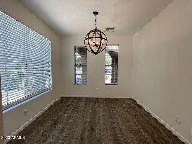 Building Photo - 6557 S Classic Way