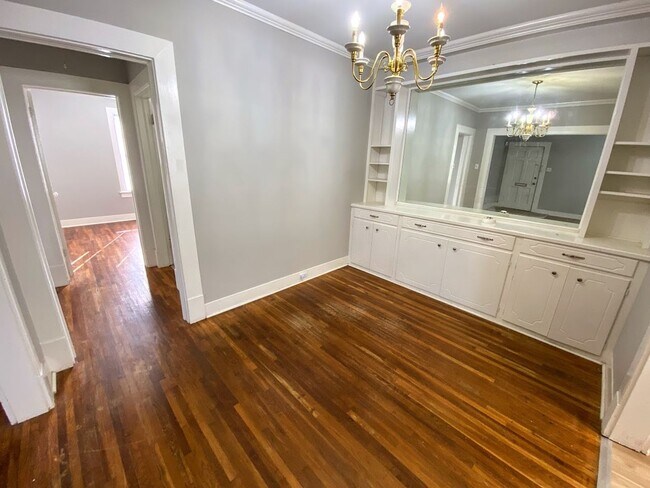 Building Photo - 2-Bedroom Haven near St. Pats Hospital - Y...