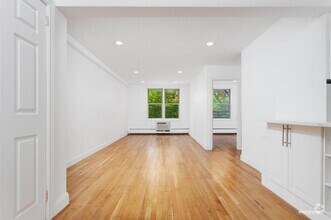 Building Photo - 800 Cortelyou Rd