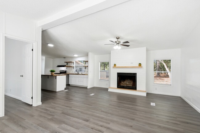 Foto del edificio - 36375 Longleaf Dr