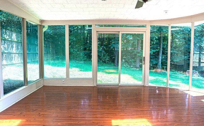 Foto del edificio - 1739 Remington Rd