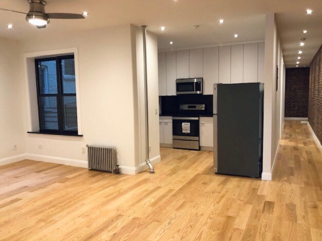 Primary Photo - 520 W 136th St