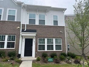 Building Photo - 276 Chesapeake Cmns St