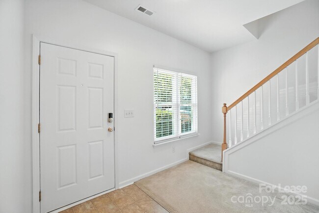 Foto del edificio - 15554 Stronvar House Ln