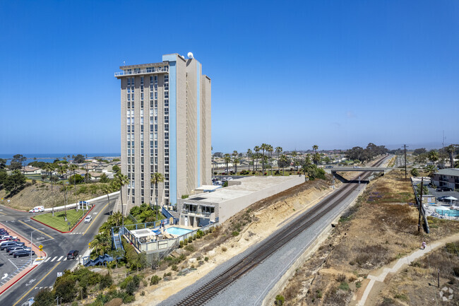 Building Photo - Marina Towers